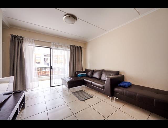 3 BEDROOM APARTMENT RENTED IN OLIVEDALE